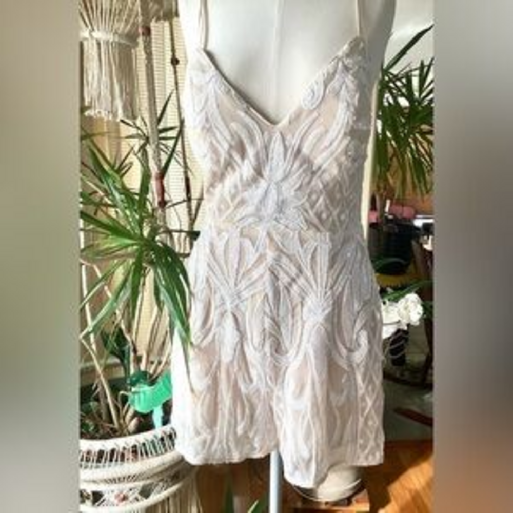 Lulus beaded jumpsuit size Medium in Cream - Picture 2 of 5
